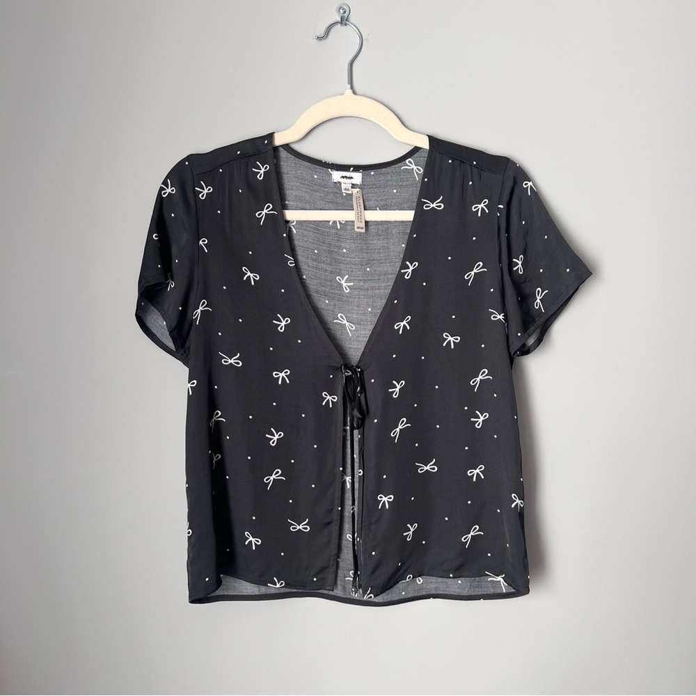 Aerie Bow Print Tie Front Top | Black & White | Size XS